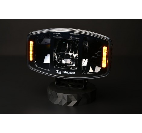 Reflektor dalekosiężny LED